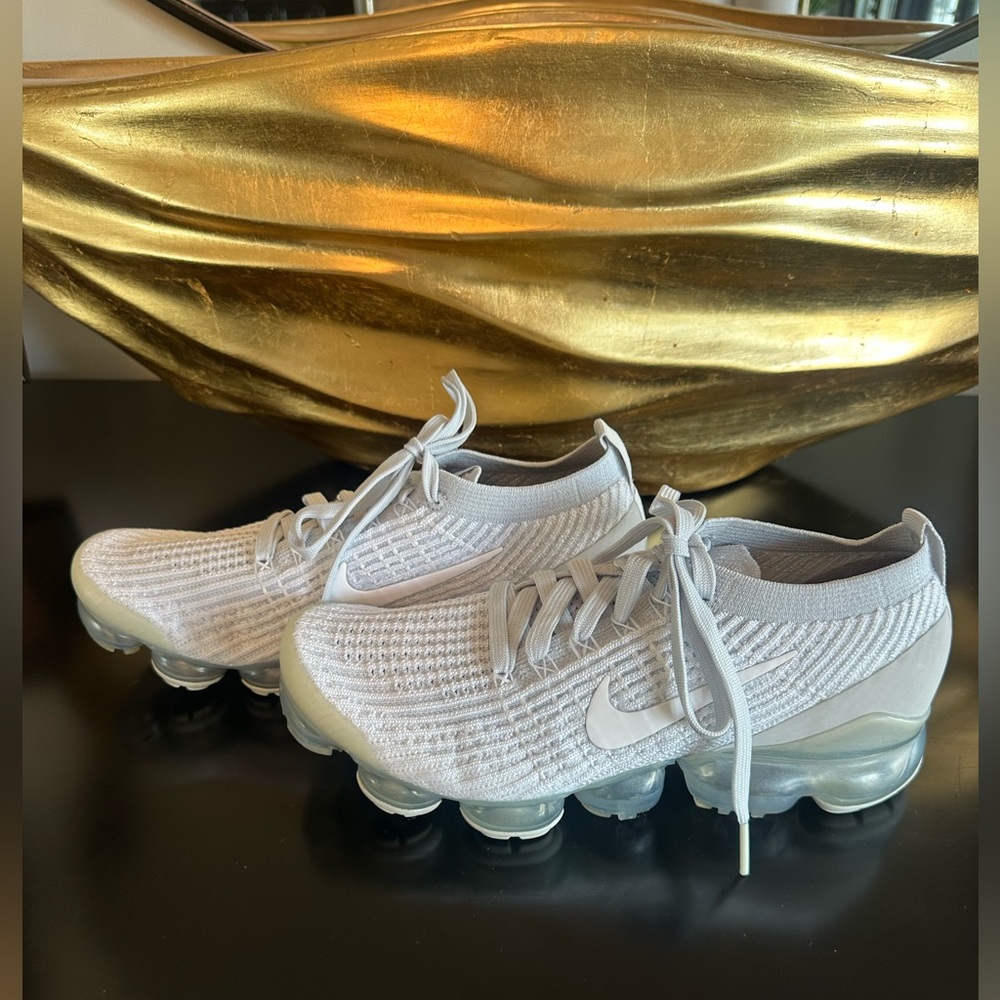 Women’s Nike Air VaporMax Flyknit Sneakers- WS10